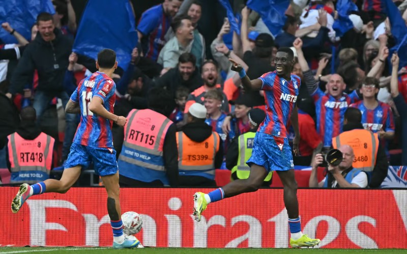 Soi Kèo Crystal Palace Vs Rayo Vallecano 02h00 28/05 - Chung Kết Conference League 1 Crystal Palace quyết tâm đoạt chức vô địch
